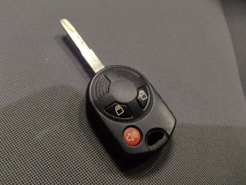 Used 2019 Ford Escape S image 32