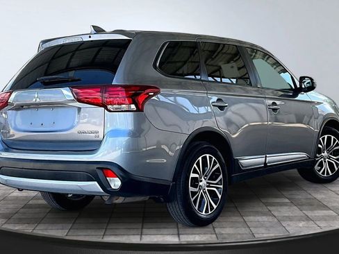 Used 2018 Mitsubishi Outlander FWD image 6