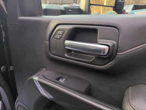 Used 2020 GMC Sierra 2500 AT4 w/ AT4 Premium Package image 18
