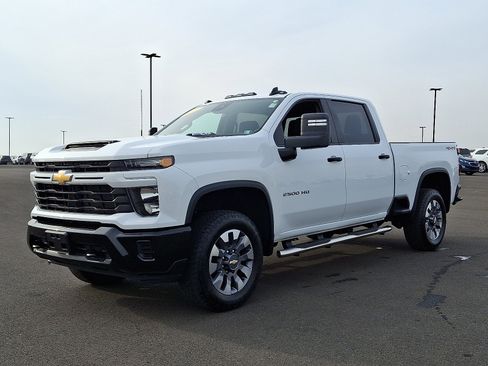 Certified 2024 Chevrolet Silverado 2500 Custom w/ Custom Convenience Package image 3