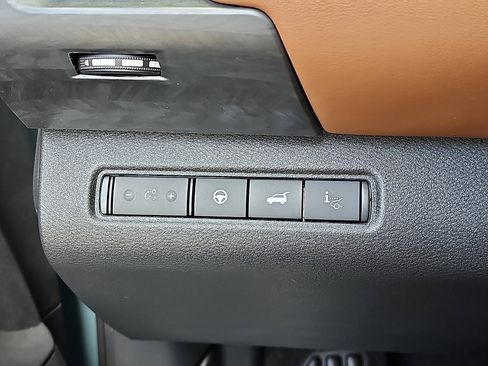 New 2026 Nissan Pathfinder Platinum AWD/4WD image 17