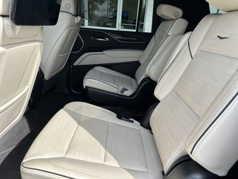 Used 2023 Cadillac Escalade ESV Sport w/ Touring Package image 11
