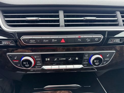 Used 2018 Audi Q7 3.0T Prestige image 28