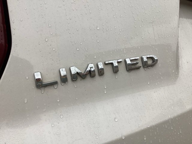 Used 2017 Ford Explorer Limited w/ Equipment Group 301A FWD image 15