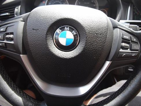Used 2017 BMW X3 xDrive28i AWD/4WD image 9
