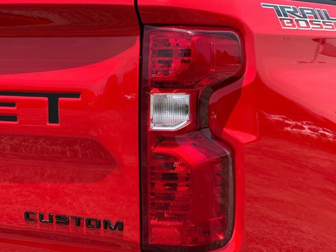 Used 2023 Chevrolet Silverado 1500 Custom Trail Boss w/ LPO, Dark Essentials Package AWD/4WD image 25