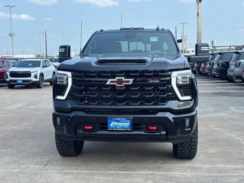 New 2026 Chevrolet Silverado 2500 ZR2 AWD/4WD image 2
