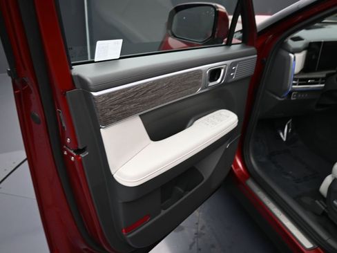 Used 2025 Hyundai Santa Fe Calligraphy FWD image 14