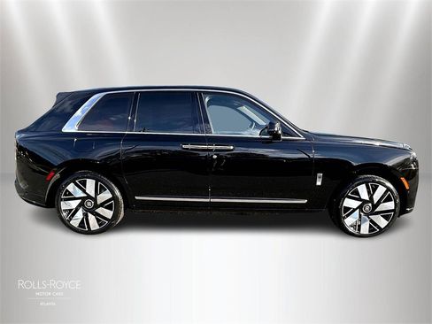 New 2026 Rolls-Royce Cullinan image 13