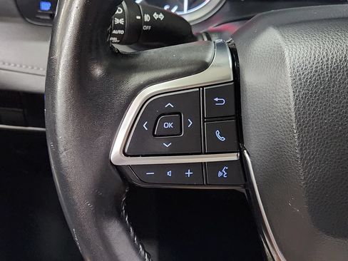 Used 2021 Toyota Highlander XLE FWD image 47