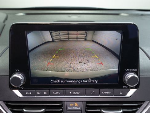 Used 2024 Nissan Altima 2.5 SR FWD image 18