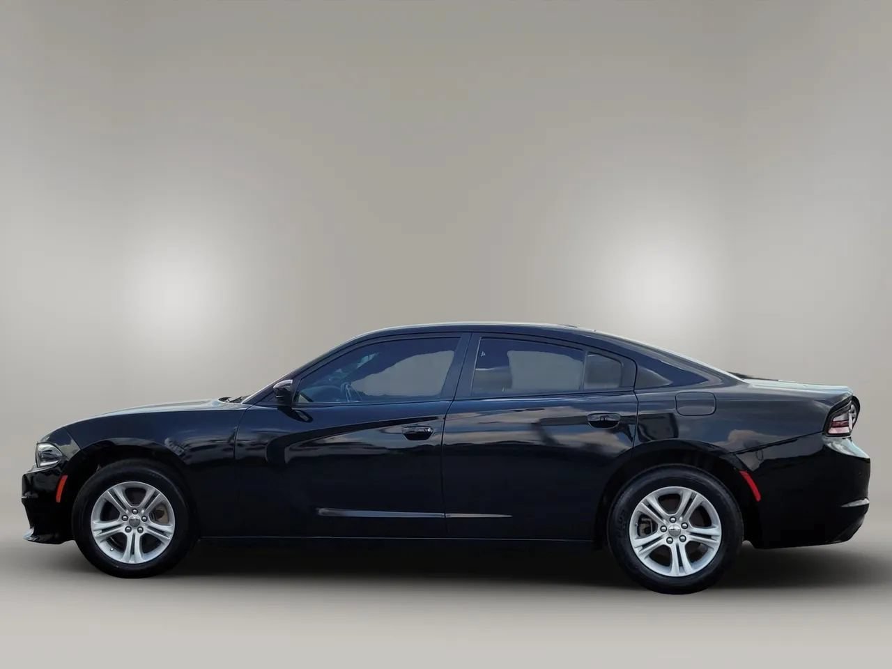 Used 2023 Dodge Charger SXT RWD image 10