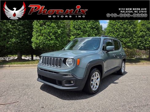Used 2017 Jeep Renegade Latitude FWD image 1