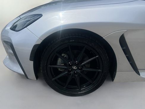 Used 2025 Toyota GR86 Premium RWD image 30