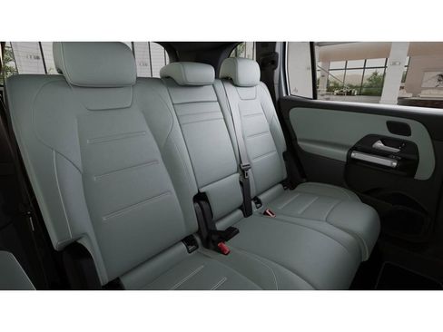 New 2026 Mercedes-Benz GLB 250 4MATIC image 5