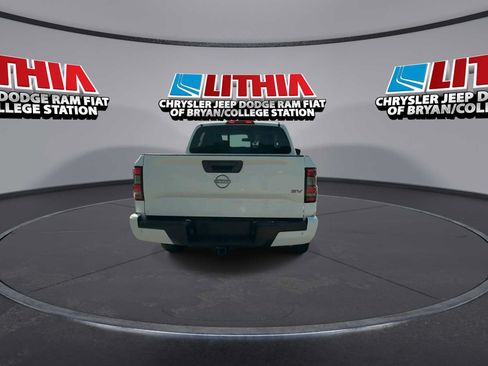 Used 2024 Nissan Frontier SV w/ SV Convenience Package RWD image 7