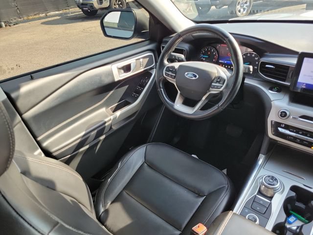 Used 2020 Ford Explorer XLT w/ Equipment Group 202A AWD/4WD image 15