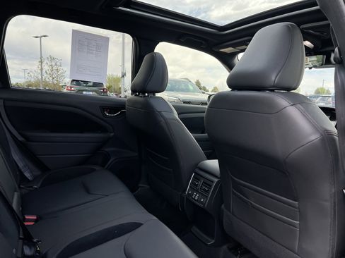 Used 2025 Subaru Forester Touring w/ Popular Package - Touring image 18