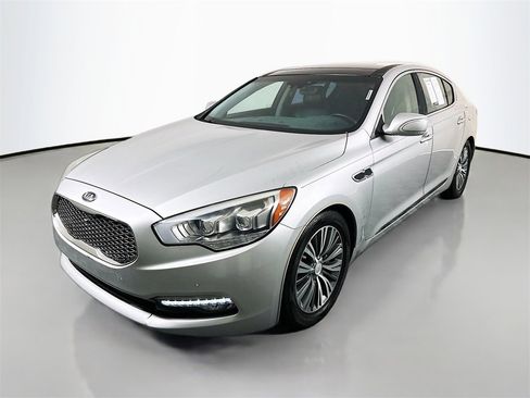 Used 2017 Kia K900 Premium image 3