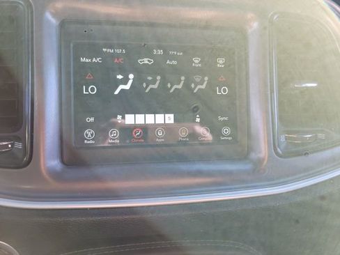 Used 2022 Dodge Challenger SXT image 13