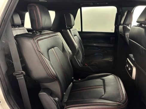 Used 2022 Ford Expedition Limited image 15
