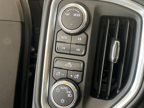 Used 2021 GMC Sierra 1500 SLE AWD/4WD image 30