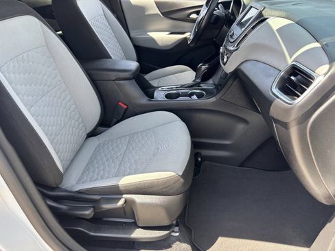 Used 2019 Chevrolet Equinox LT FWD image 10