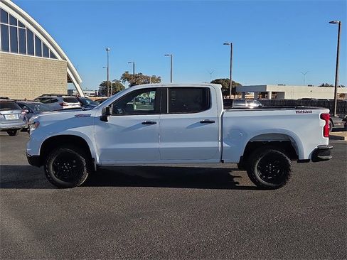 New 2026 Chevrolet Silverado 1500 LT Trail Boss w/ Convenience Package II image 2