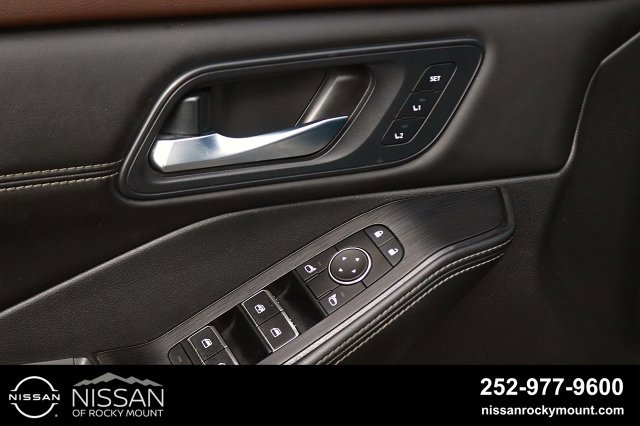 Used 2023 Nissan Rogue SL w/ SL Premium Package AWD/4WD image 10