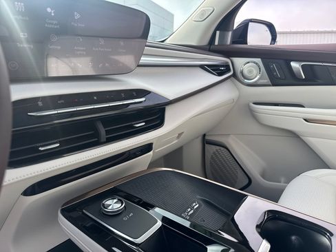 New 2026 Buick Enclave Avenir w/ Super Cruise Package FWD image 19
