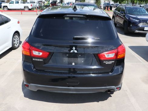 Used 2017 Mitsubishi Outlander Sport ES image 8