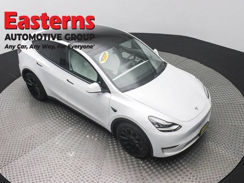 Used 2021 Tesla Model Y Long Range AWD/4WD image 3