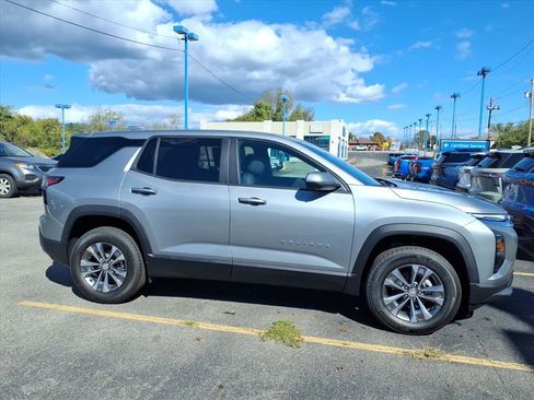 New 2026 Chevrolet Equinox LT w/ Convenience Package II image 2