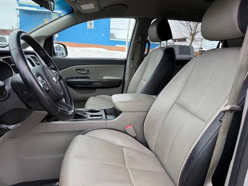Used 2019 Kia Sedona EX image 10