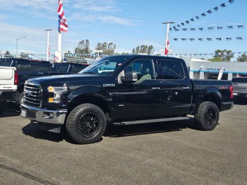 Used 2017 Ford F150 XLT w/ Equipment Group 302A Luxury AWD/4WD image 7
