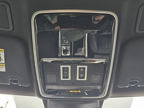 Used 2020 Land Rover Range Rover Sport HSE image 33