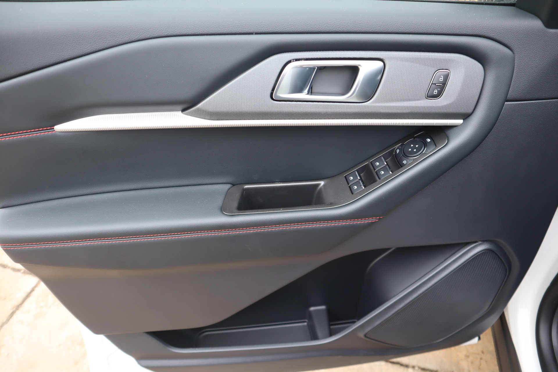 New 2026 Ford Explorer ST-Line AWD/4WD image 16