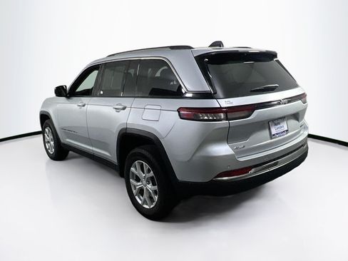 Used 2023 Jeep Grand Cherokee Limited AWD/4WD image 7
