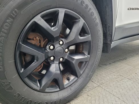 Used 2014 Jeep Cherokee Trailhawk w/ Comfort/Convenience Group image 31