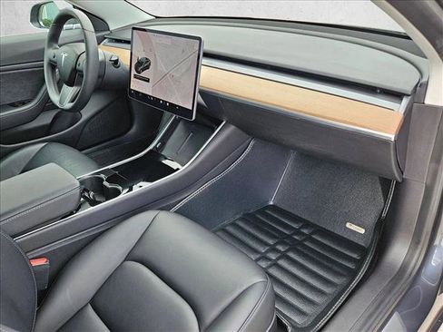 Used 2020 Tesla Model 3 Long Range image 23