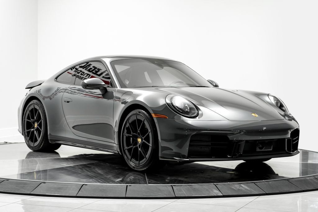 Used 2025 Porsche 911 Carrera S RWD image 3