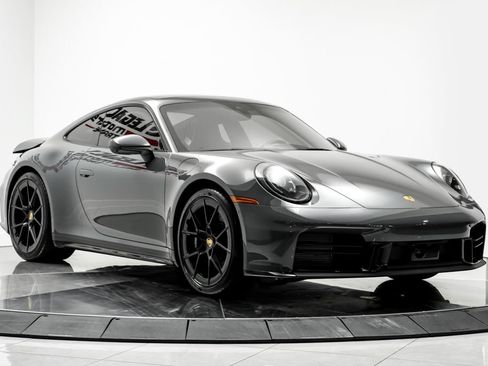 Used 2025 Porsche 911 Carrera S RWD image 3