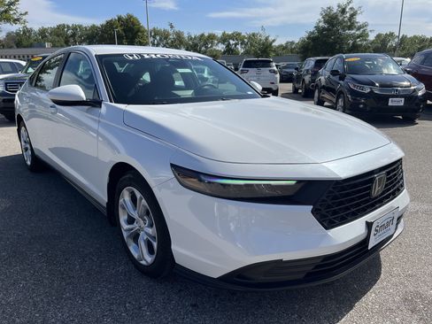Used 2025 Honda Accord LX image 3