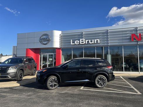 New 2026 Nissan Rogue Platinum w/ Platinum Premium Package image 2