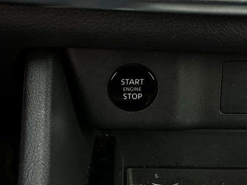 Used 2025 Nissan Rogue SV image 26