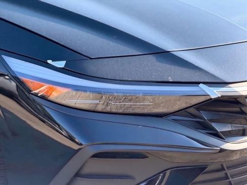 New 2026 Hyundai Elantra SE FWD image 8