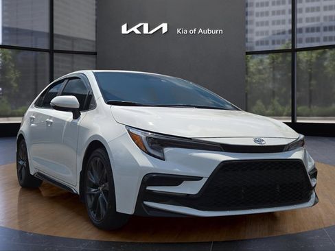 Used 2024 Toyota Corolla SE image 4