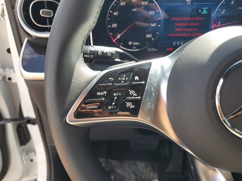 Certified 2025 Mercedes-Benz GLC 300 image 32