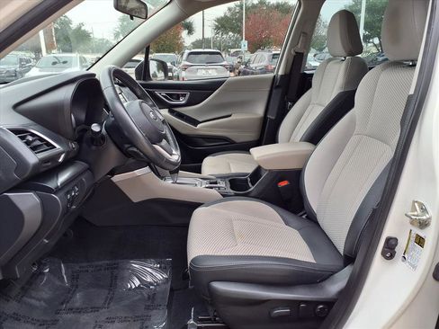 Used 2022 Subaru Forester Premium image 17
