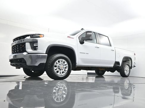 Used 2023 Chevrolet Silverado 2500 LT AWD/4WD image 43